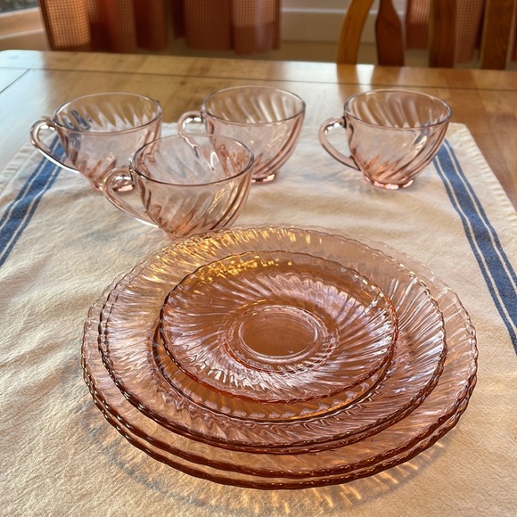 Arcoroc France Pink Rosaline Glass Dinneware - Picture 4 of 4